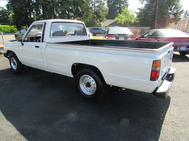 1986 Toyota Pickup - Photo 7