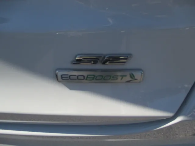 2020 Ford Fusion SE - Photo 16