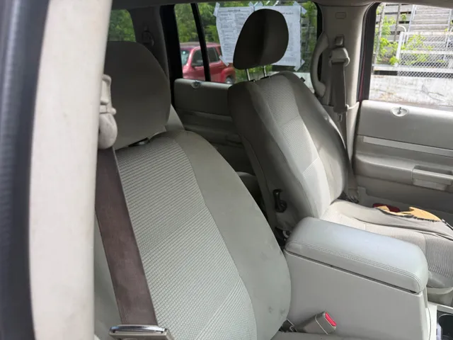 2009 Chrysler Aspen Limited - Photo 13