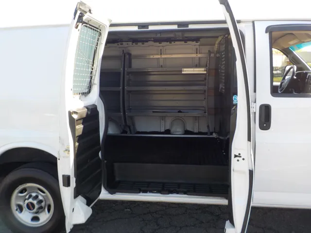 2022 GMC Savana Cargo Work Van - Photo 16