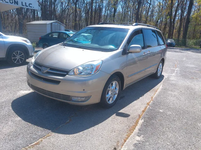 2004 Toyota Sienna XLE