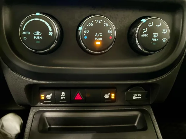 2011 Jeep Compass Limited photo 19