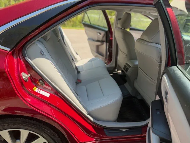 2016 Toyota Camry XLE Hybrid - Photo 27