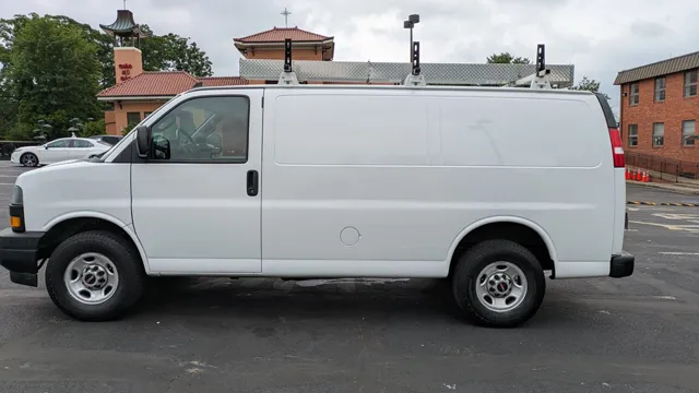 2021 GMC Savana 2500's photo