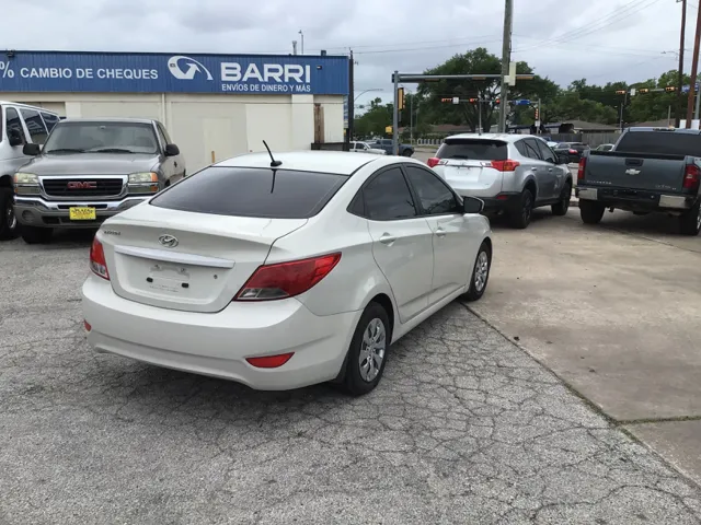 2015 Hyundai Accent GLS - Photo 9