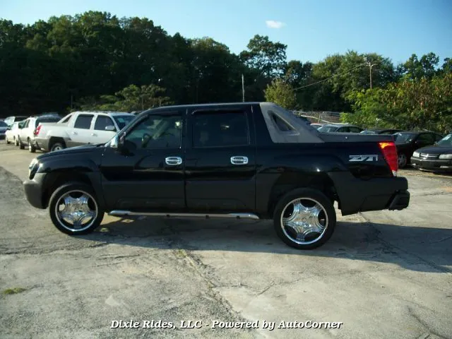 2003 Chevrolet Avalanche Base's photo