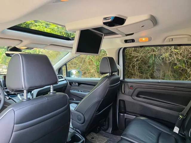 2025 Honda Odyssey Touring - Photo 18