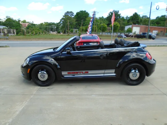 2015 Volkswagen Beetle 1.8T Conv. auto Classic PZEV's photo