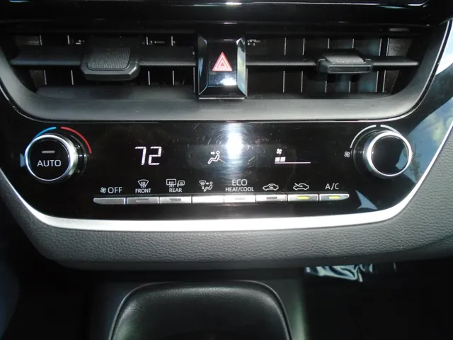 2021 Toyota Corolla LE - Photo 64