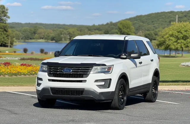 2016 Ford Explorer Base's photo