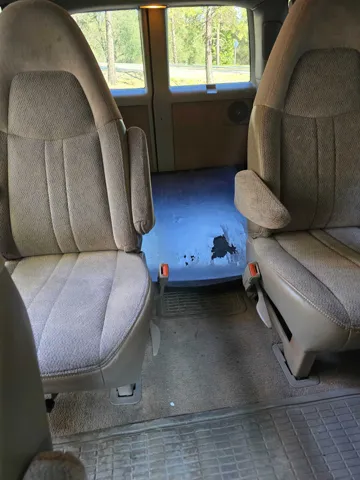 1997 Chevrolet Astro - Photo 16