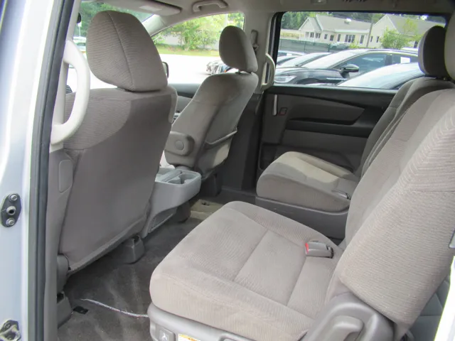 2013 Honda Odyssey LX - Photo 11