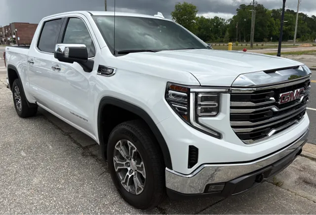 2025 GMC Sierra 1500 SLT - Photo 3