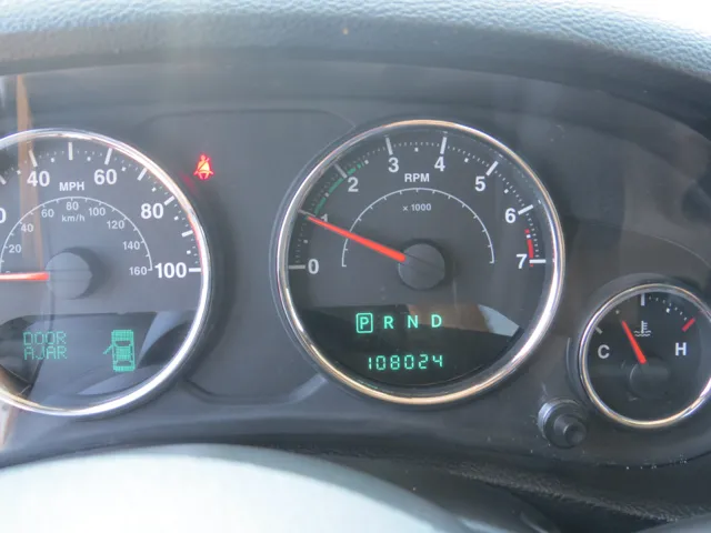 2014 Jeep Wrangler Unlimited Sahara photo 7