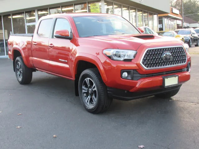 2018 Toyota Tacoma TRD Sport's photo