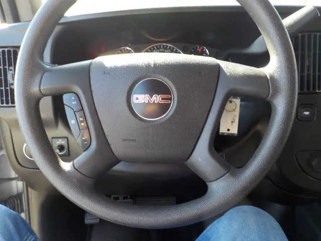 2022 GMC Savana Cargo Work Van - Photo 29