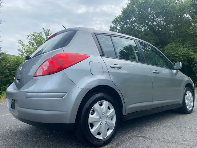 2011 Nissan Versa photo 11