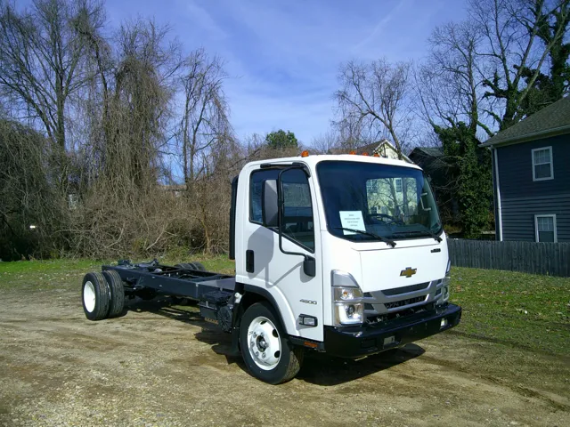 2023 Chevrolet Low Cab Forward Base