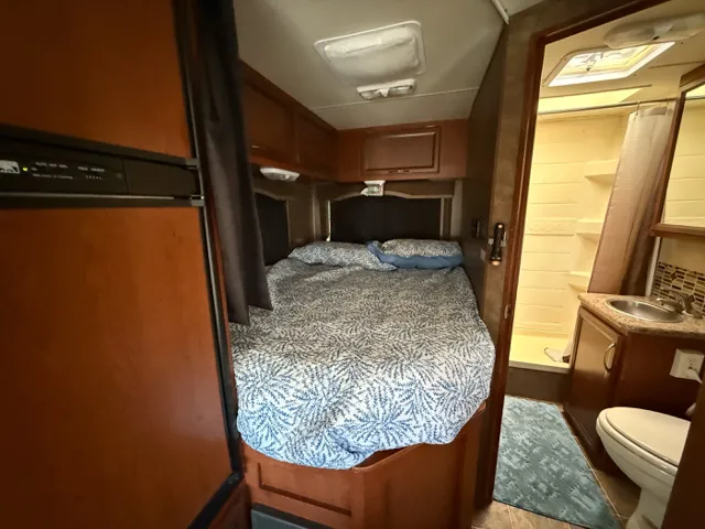 2012 Ford Econoline - Photo 38
