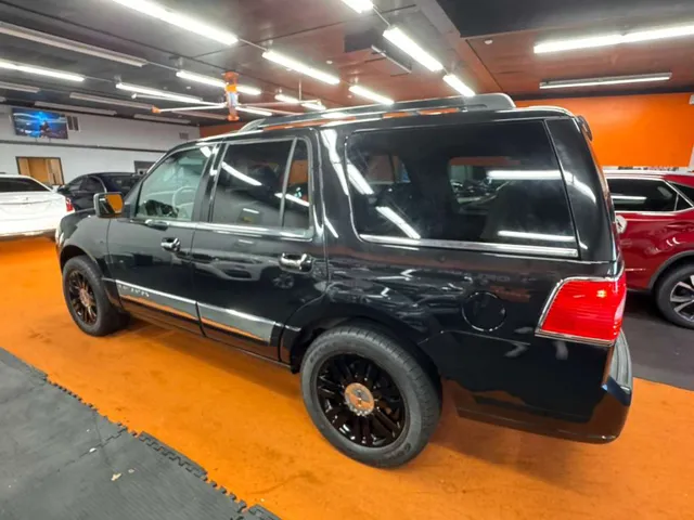 2013 Lincoln Navigator photo 4