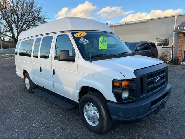 2013 Ford E-Series Econoline Van Commercial's photo