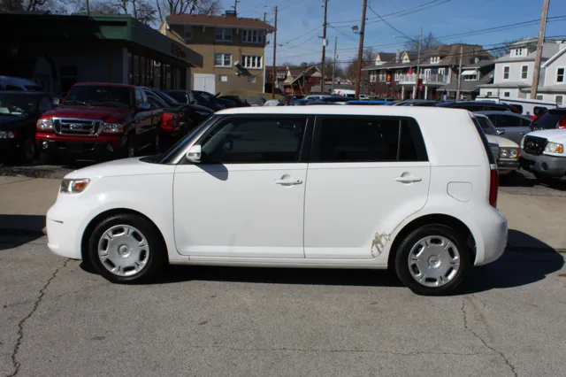 2009 Scion xB photo 7