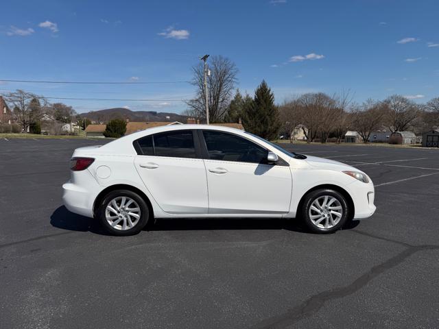 2012 Mazda MAZDA3 i Touring 4-Door
