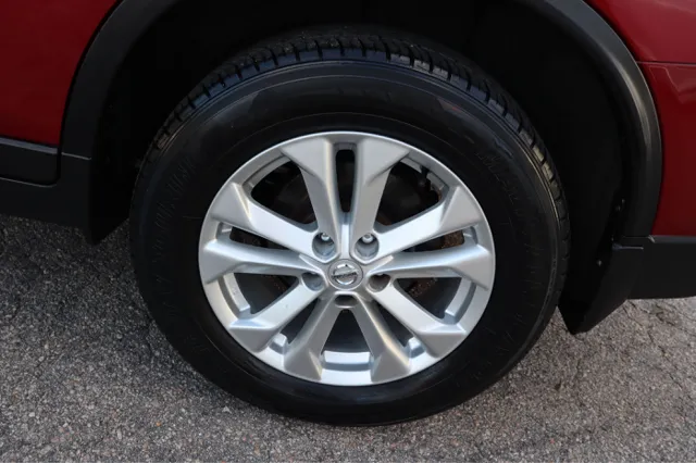 2016 Nissan Rogue SV AWD photo 7