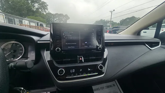 2022 Toyota Corolla LE - Photo 12