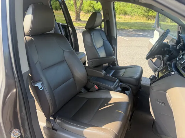 2015 Honda Odyssey EX-L - Photo 14