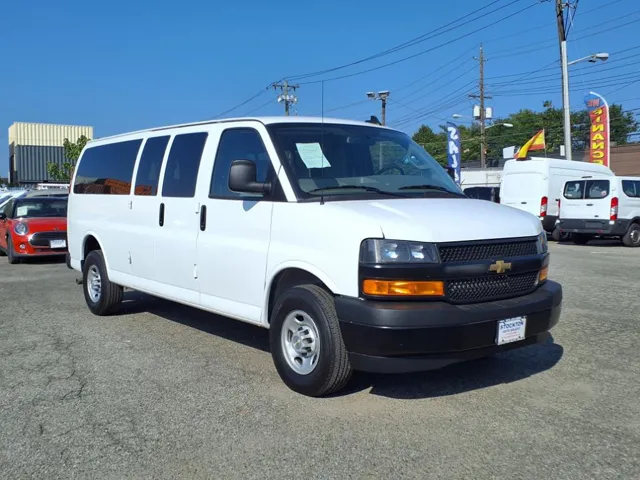 2024 Chevrolet Express Passenger LS's photo