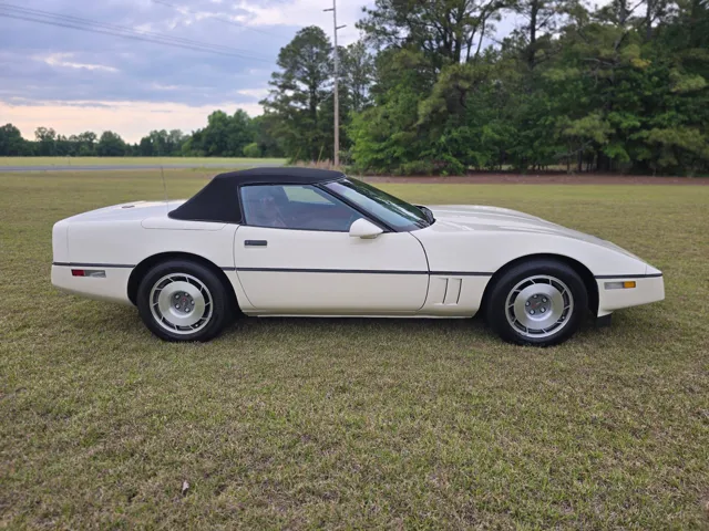 1987 Chevrolet Corvette - Photo 11