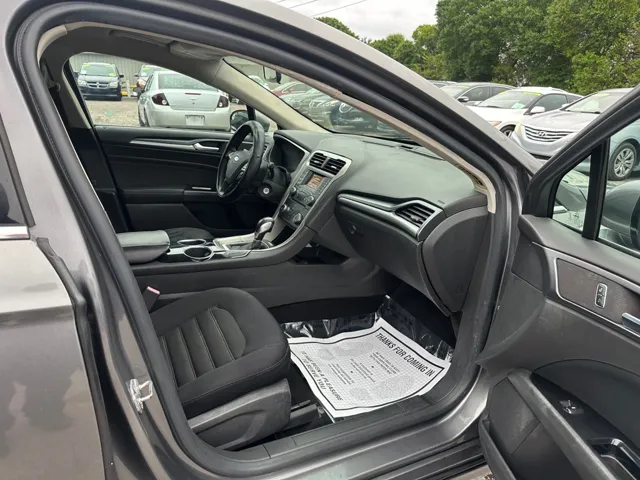 2014 Ford Fusion SE - Photo 12