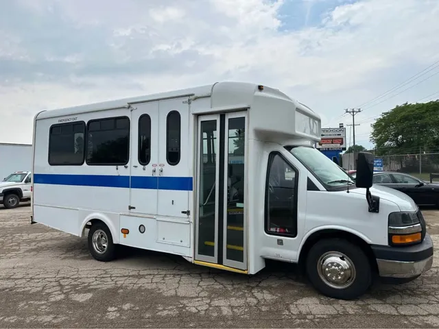 2012 Chevrolet Express's photo