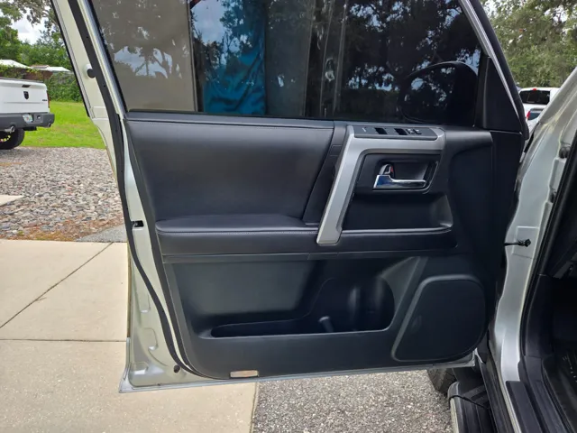 2016 Toyota 4Runner Base photo 18