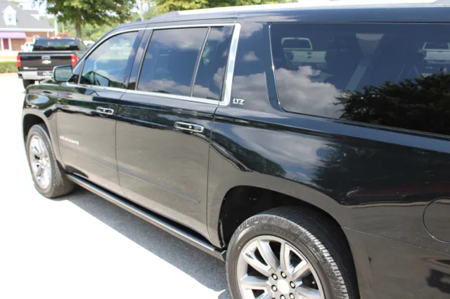 2015 Chevrolet Suburban LTZ - Photo 12