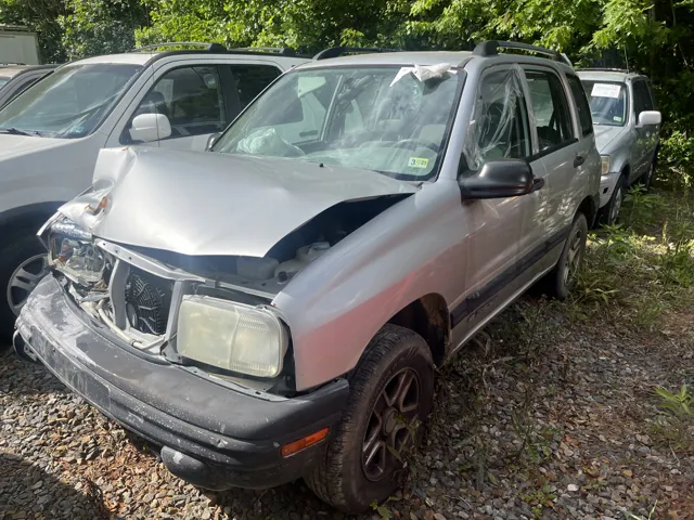 2004 Chevrolet Tracker Base's photo