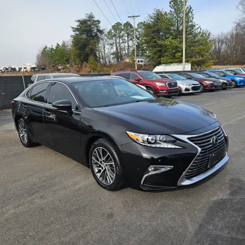 2017 Lexus ES 350's photo