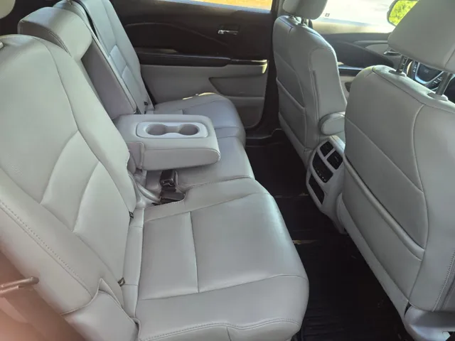 2017 Honda Pilot EX-L - Photo 8