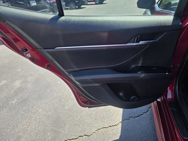 2018 Toyota Camry XSE - Photo 18