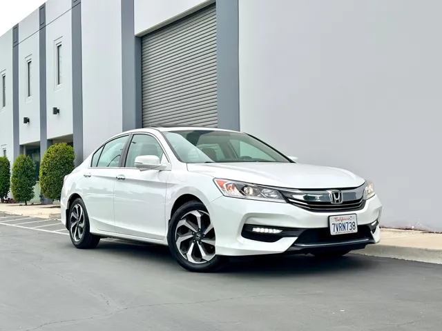 2017 Honda Accord EX - Photo 3