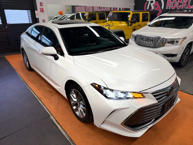 2022 Toyota Avalon XLE's photo