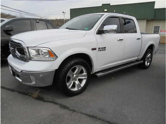 2017 RAM 1500 Pickup Laramie