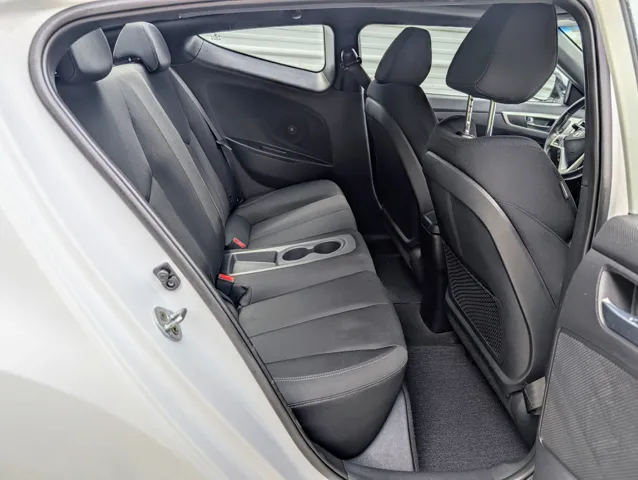 2017 Hyundai Veloster Value Edition photo 15