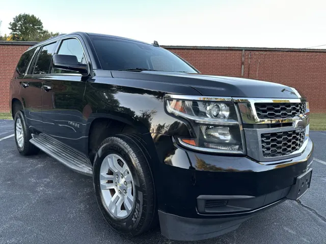 2017 Chevrolet Tahoe LT photo 2