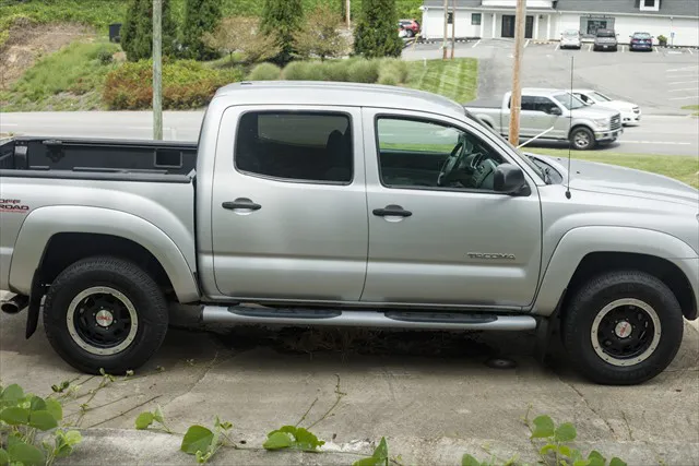 2011 Toyota Tacoma Base - Photo 8