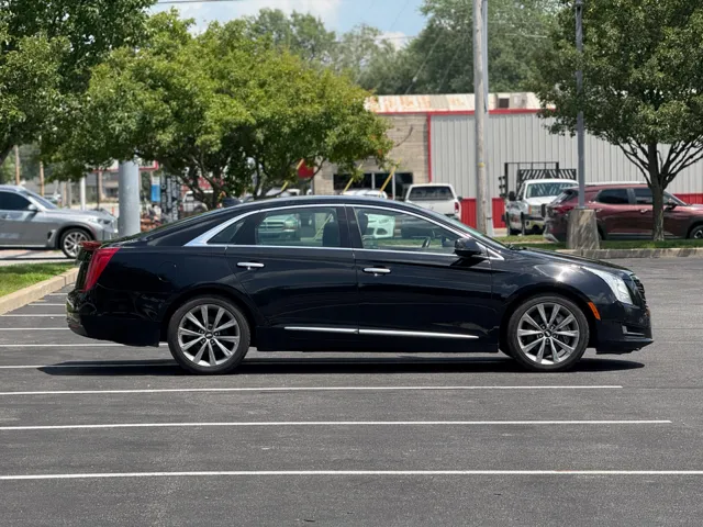 2017 Cadillac XTS photo 4