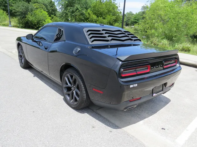 2019 Dodge Challenger SXT photo 5