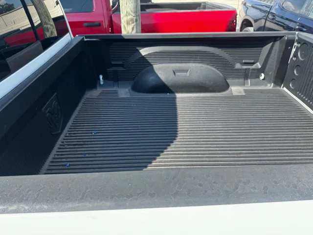 2013 Ram 1500 SLT photo 9