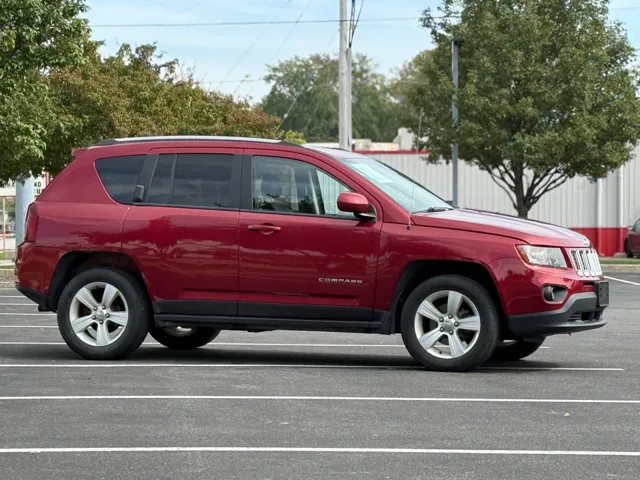 2017 Jeep Compass Latitude photo 4